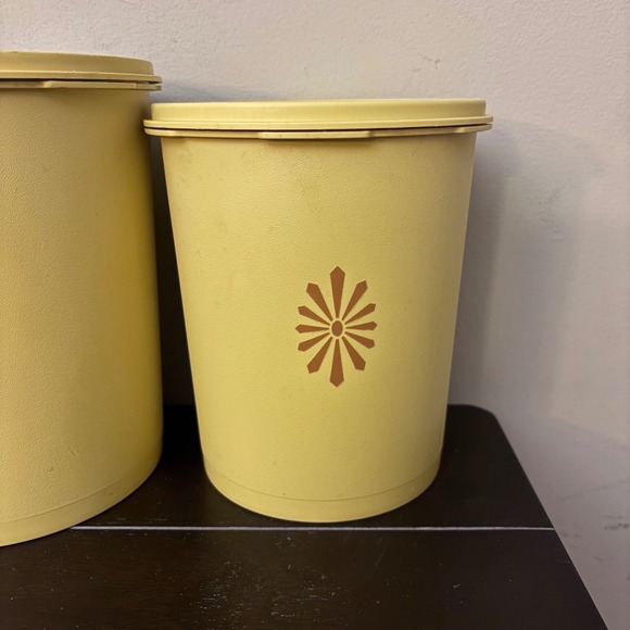 Vintage Tupperware Servalier 3pc Canister Set | Harvest Yellow Sunburst - Picture 8 of 16